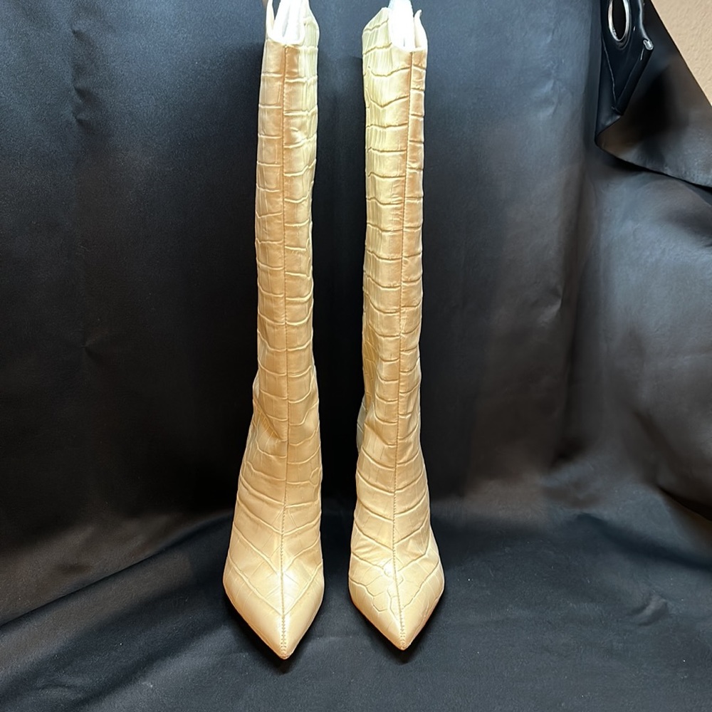 NEW SCHUTZ maryana lo crocodile-embossed leather boot in egg shell size 8B w box
